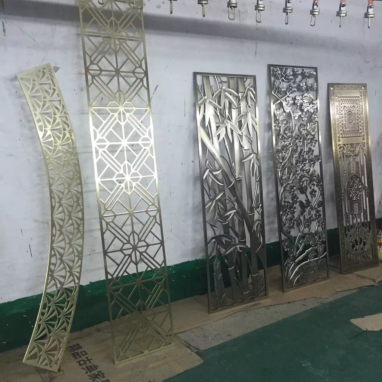 妖精视频污在线观看黑钛花格